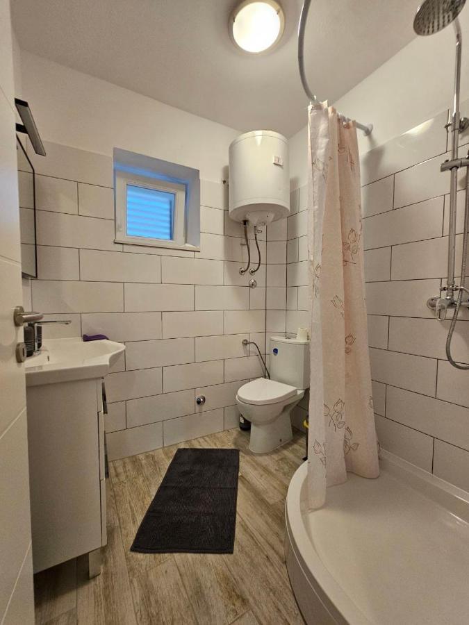 Apartman Lila Čunski Exteriér fotografie