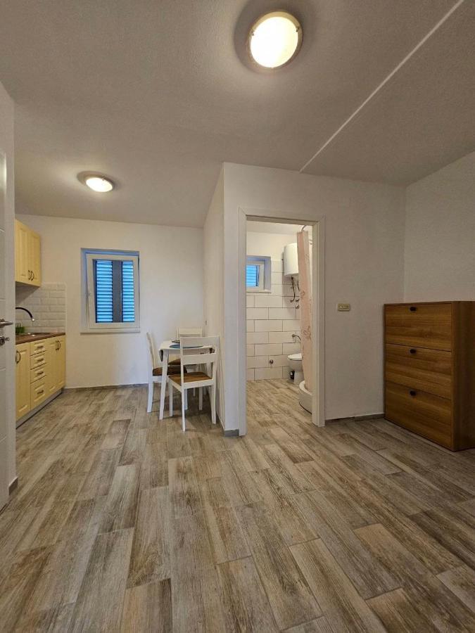Apartman Lila Čunski Exteriér fotografie