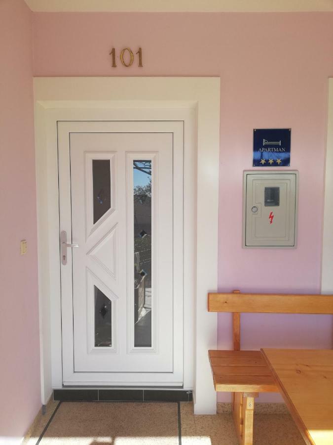 Apartman Lila Čunski Exteriér fotografie